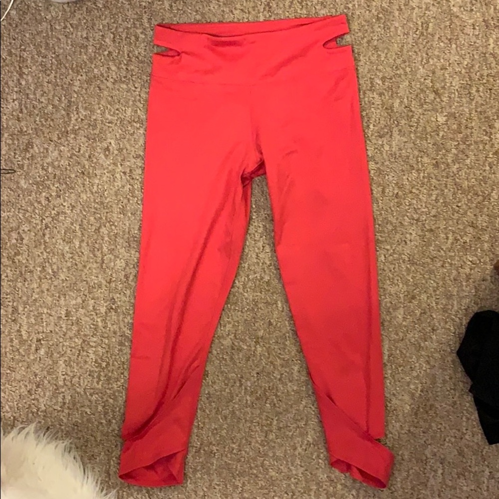 Manduka Cut Out Capris